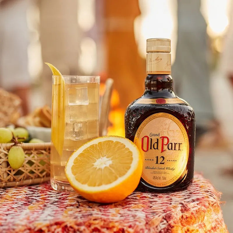 Combo Whisky Johnnie Walker Red Label 1L + Whisky Old Parr 1L
